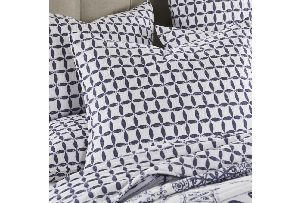 Twin Quilt-2 Piece Set Reversible Medallion Rows To Trellis Print 4 Twin Quilt-2 Piece Set Reversible Medallion Rows To Trellis Print - Image 2