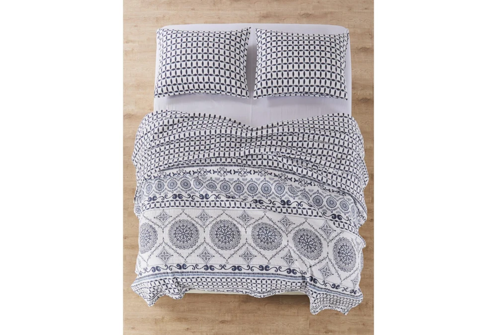 Twin Quilt-2 Piece Set Reversible Medallion Rows To Trellis Print 5 Twin Quilt-2 Piece Set Reversible Medallion Rows To Trellis Print - Image 3