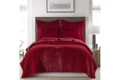 Eastern King Quilt-Red Faux Fur