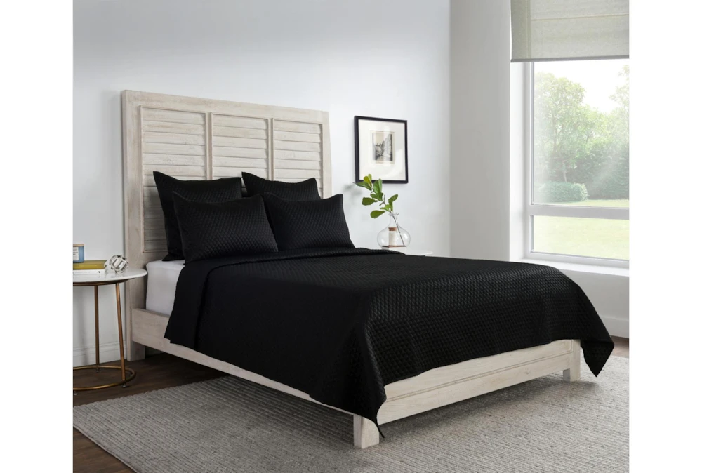 King Quilt-Black Polyester Sateen Quilted Diamond Pattern 3 King Quilt-Black Polyester Sateen Quilted Diamond Pattern